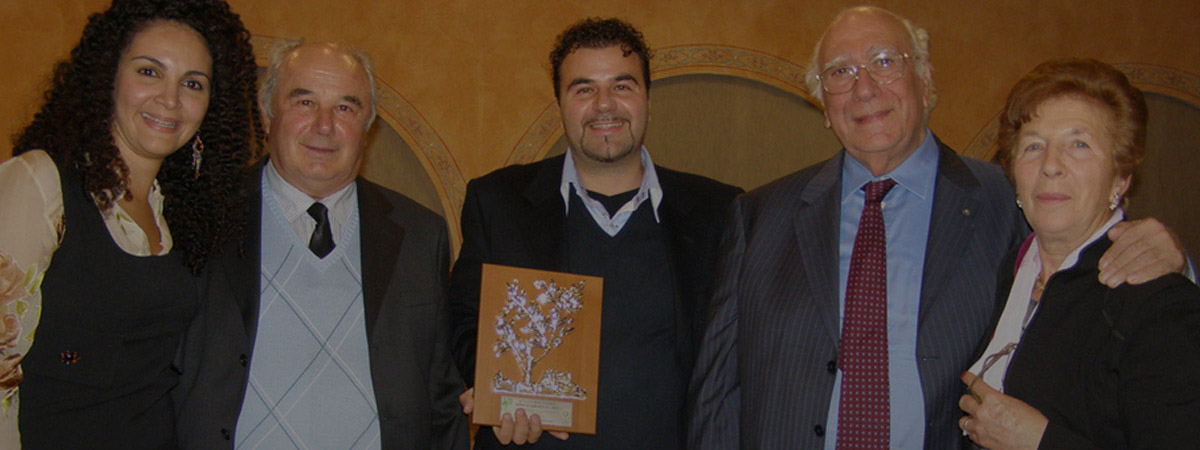 premiazione olio con Giovanni Rana